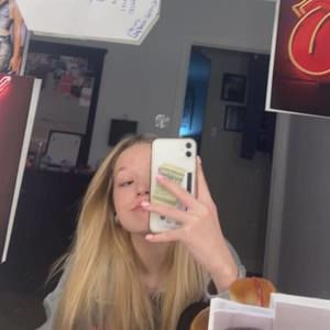 Meet your Posher, Katelyn